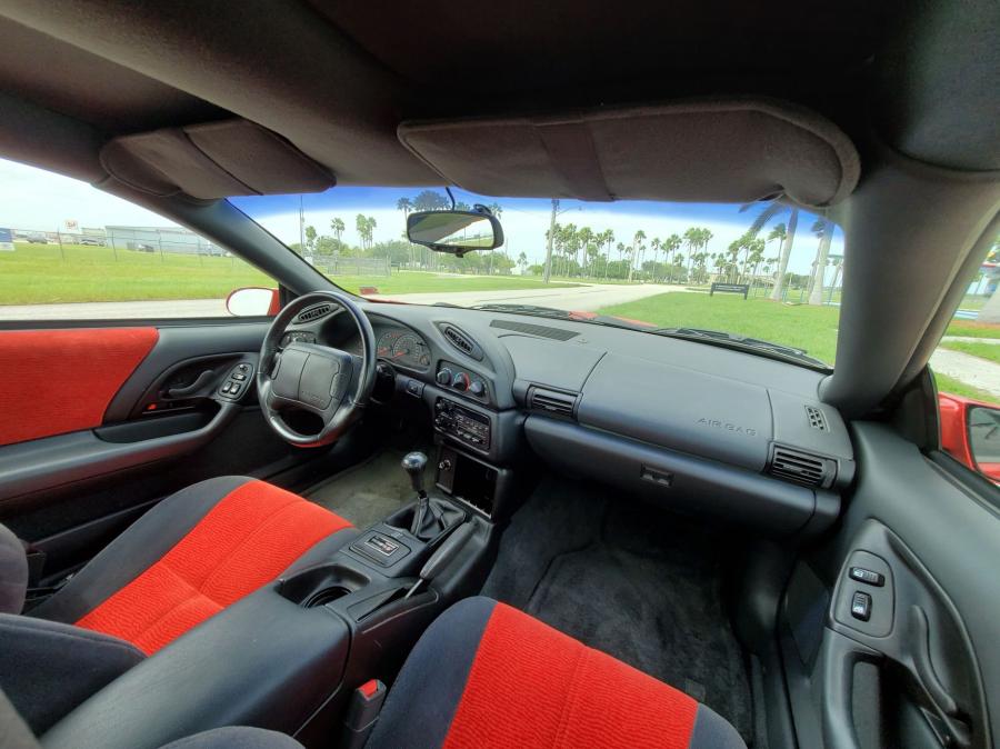 Торпедо Chevrolet Camaro SS (1710) 1996 года  (фото 62 из 101)
